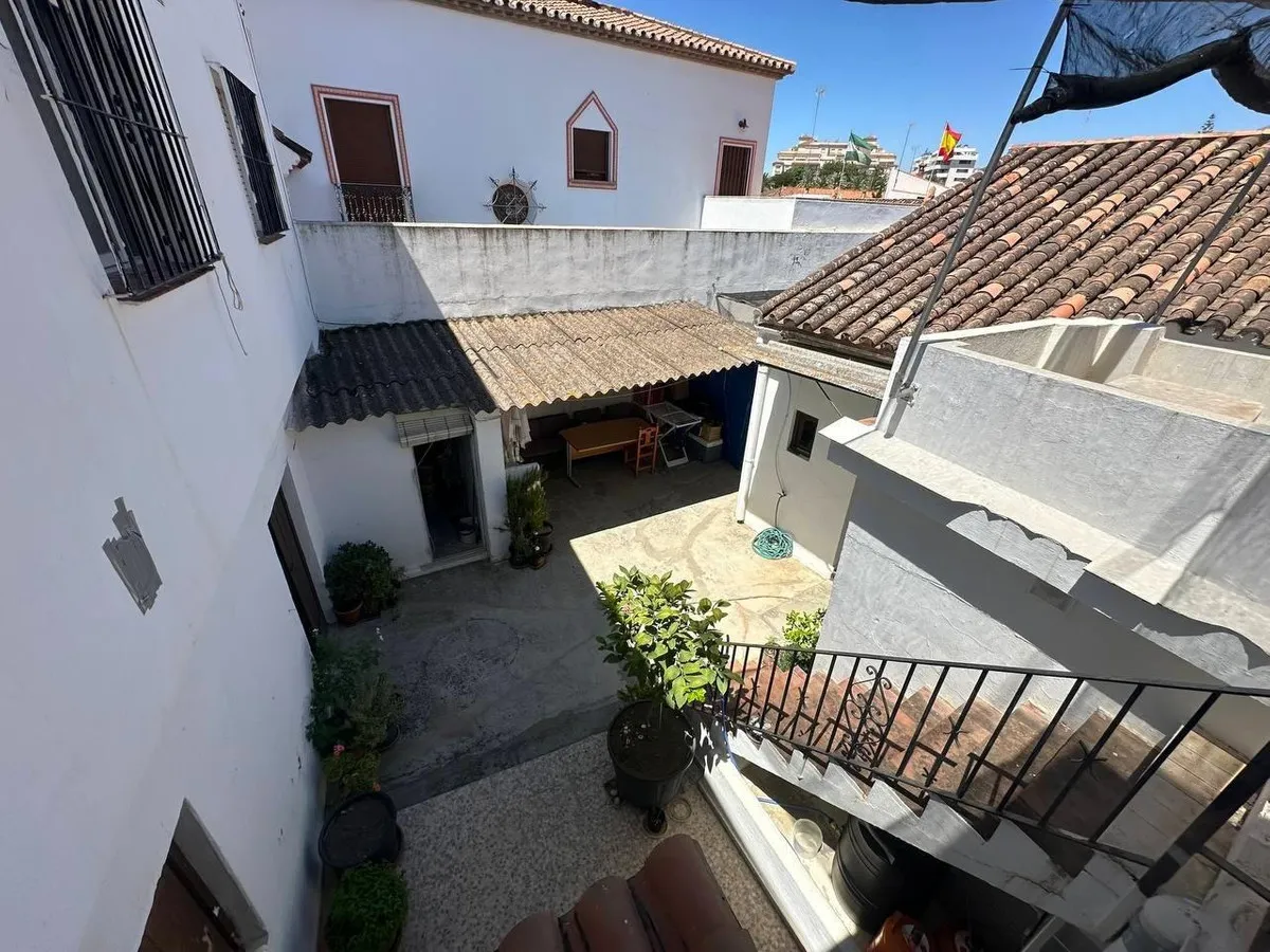 90d88efe-1acb-4eab-b15c-14db68867f93