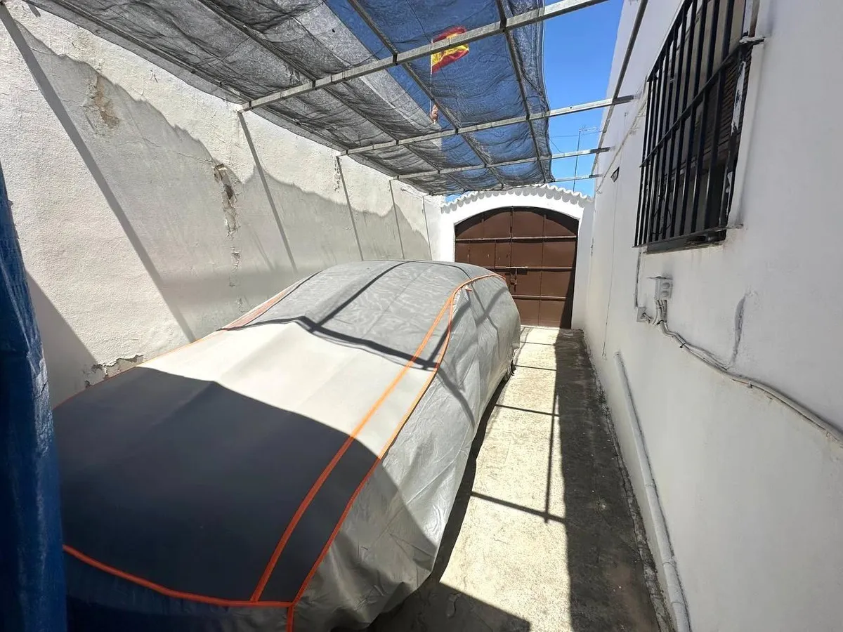 d50495a0-b95b-47f6-80a2-a7e885d43191