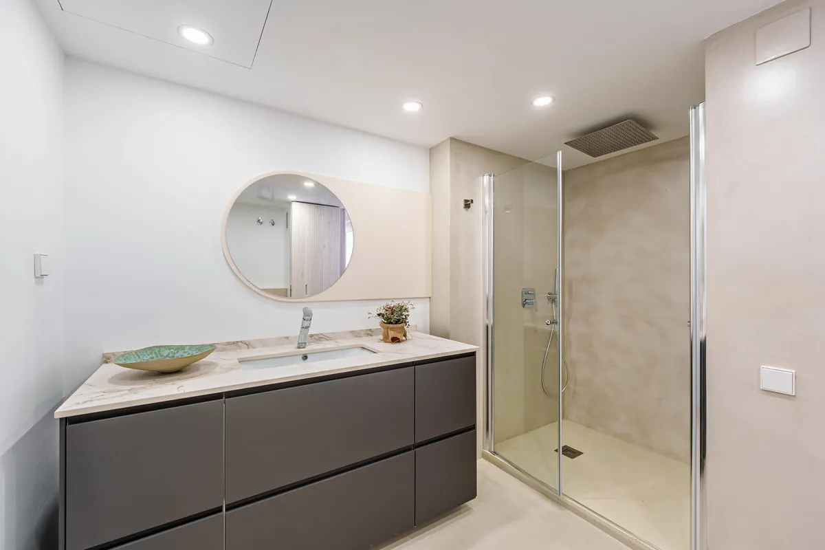 dab9d981-6a75-44c3-b4bb-76cdedc51231