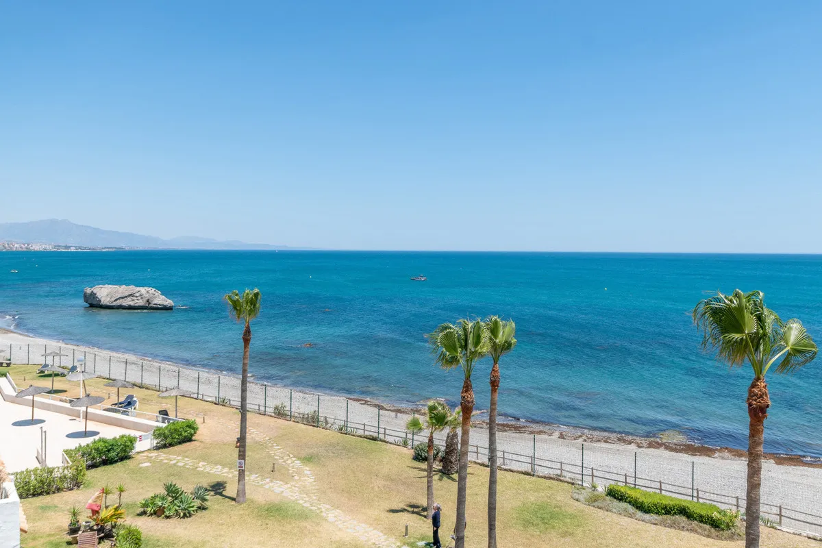 1c3352d5-2faa-49df-b1d8-60fea0390678