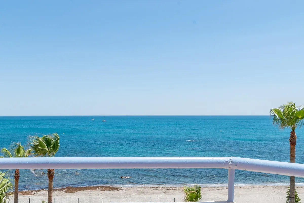 a36cc137-e6e4-456a-8f39-b1f027218755