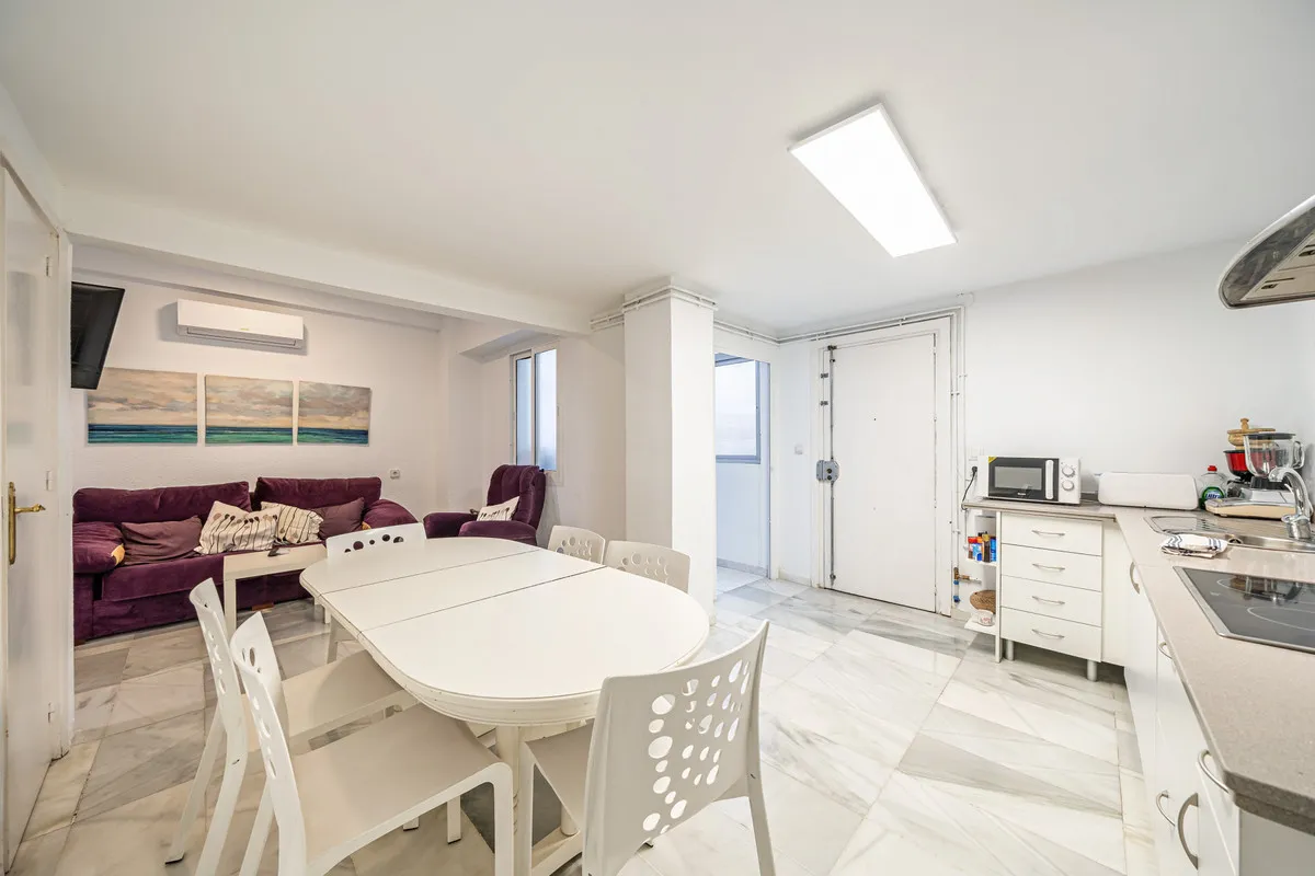 d9b34819-9f1f-4029-a074-7a32751d2875