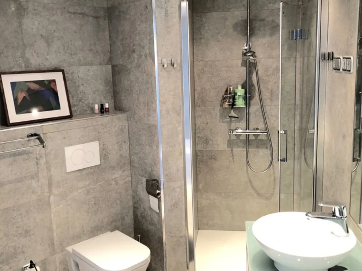 d53dd077-cb96-419b-a597-a52516b44ccb