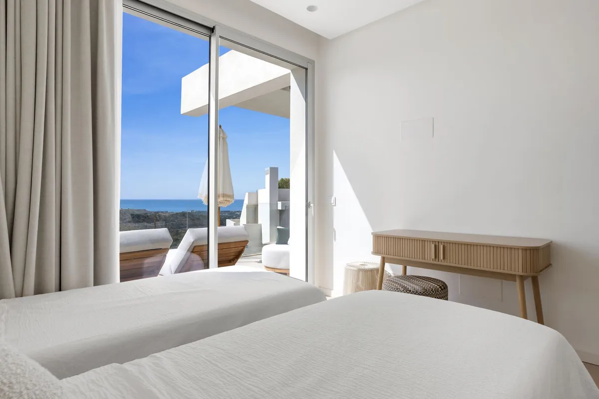 dd983608-47c8-4b88-b1a4-6b6c79c6e353