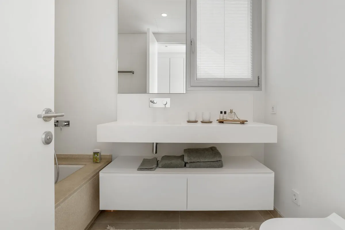 e6bd0a2d-b0e0-4227-9b83-1b478259142d