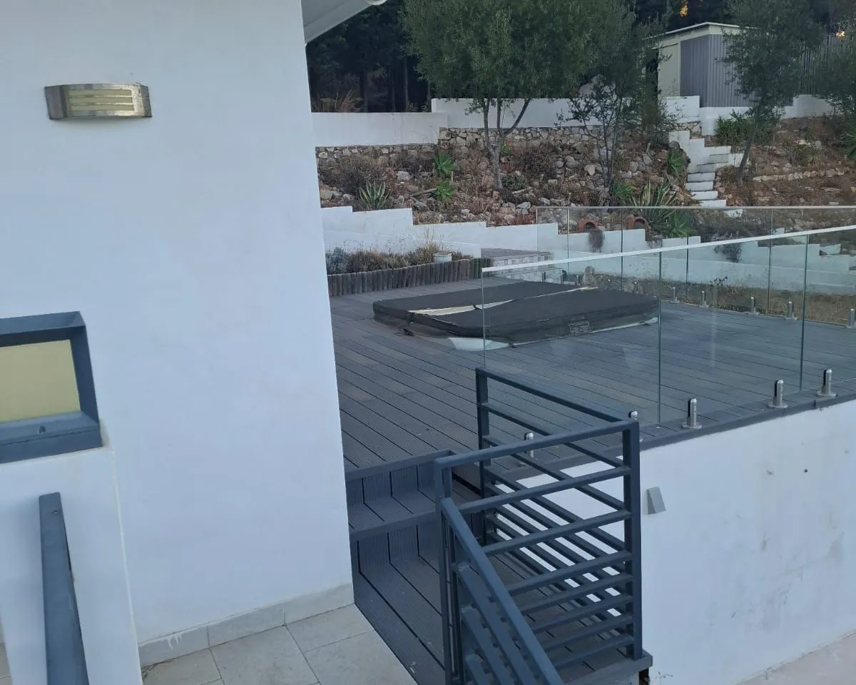 81eb201c-b02d-440e-97f7-d977f5befbec