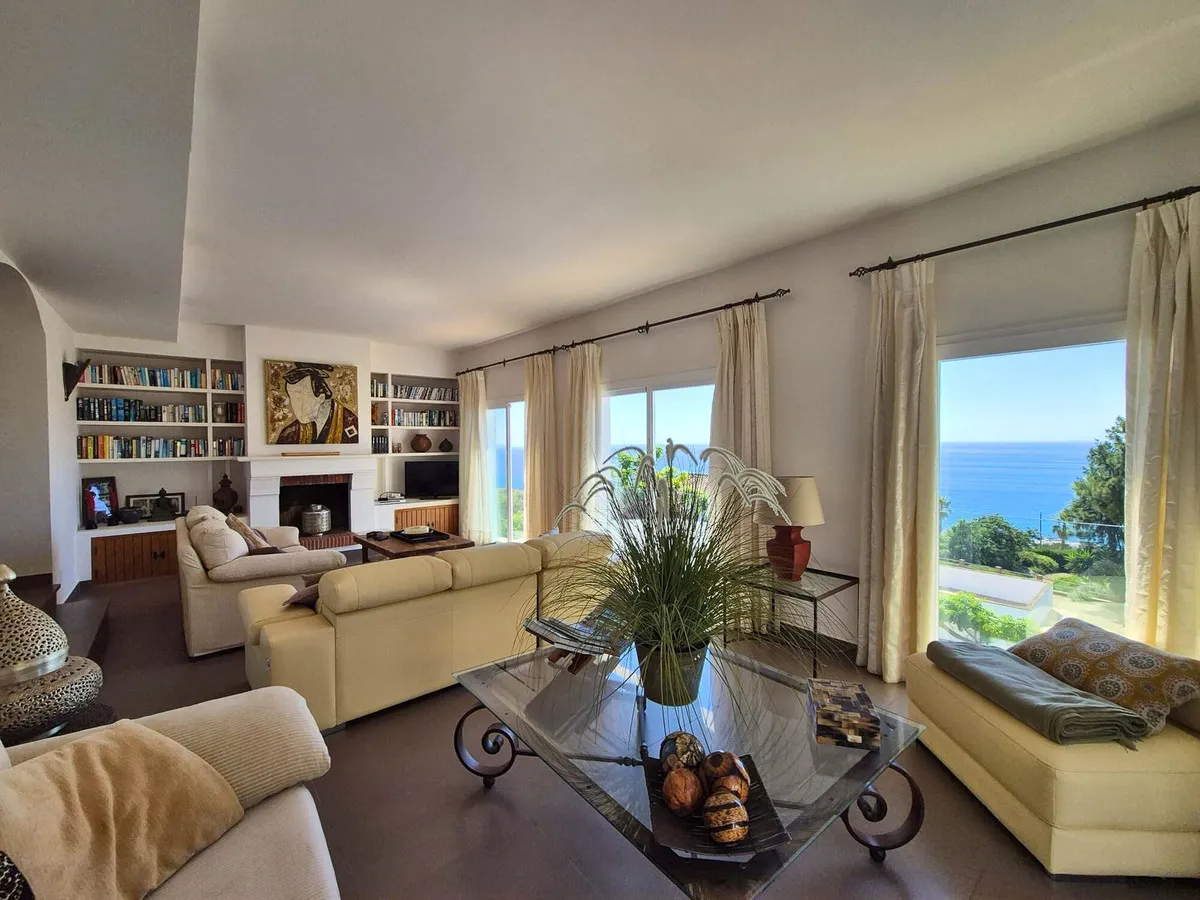 10f19d33-4941-42ad-a25c-a0bef1ea14a6