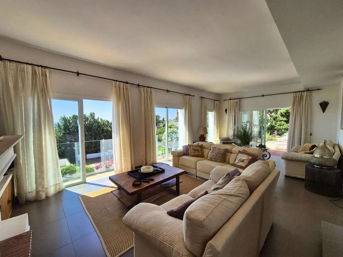 1f595a0f-6093-45e1-8876-0f262e116ccf