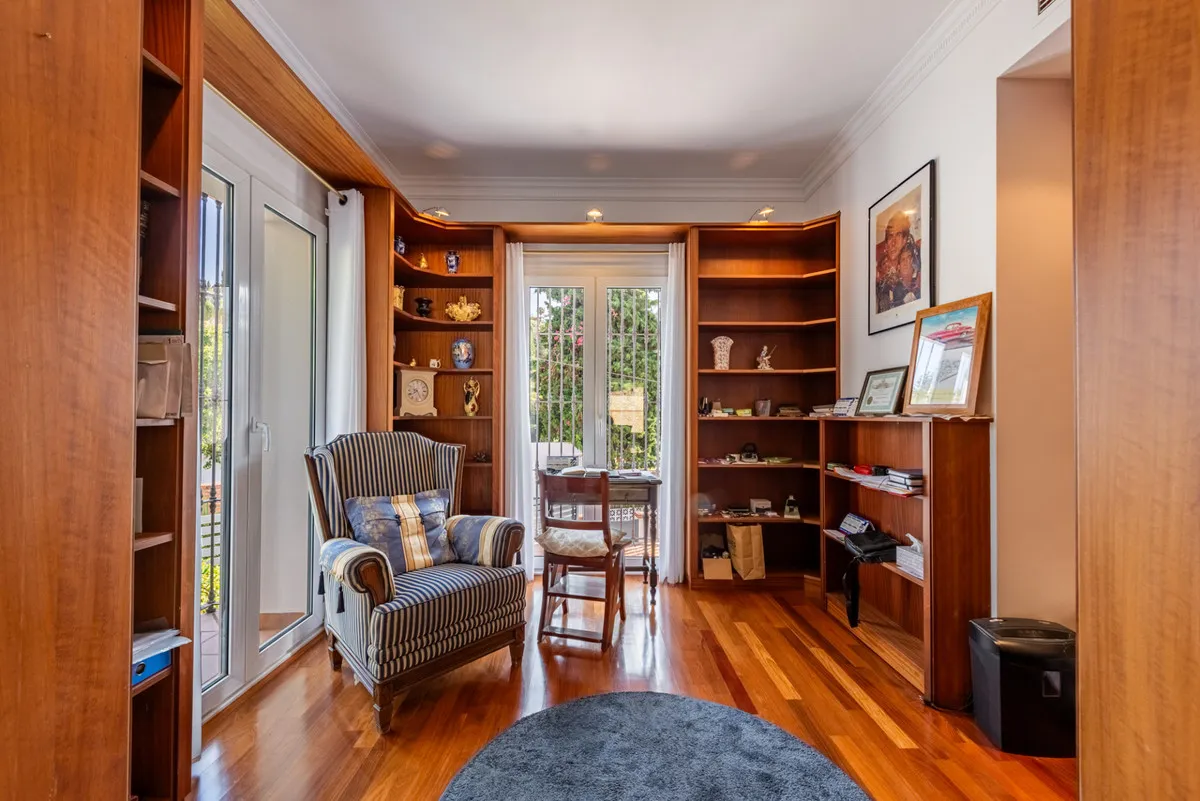 5975ff6d-e90f-42bf-a838-d7e85cedbc94