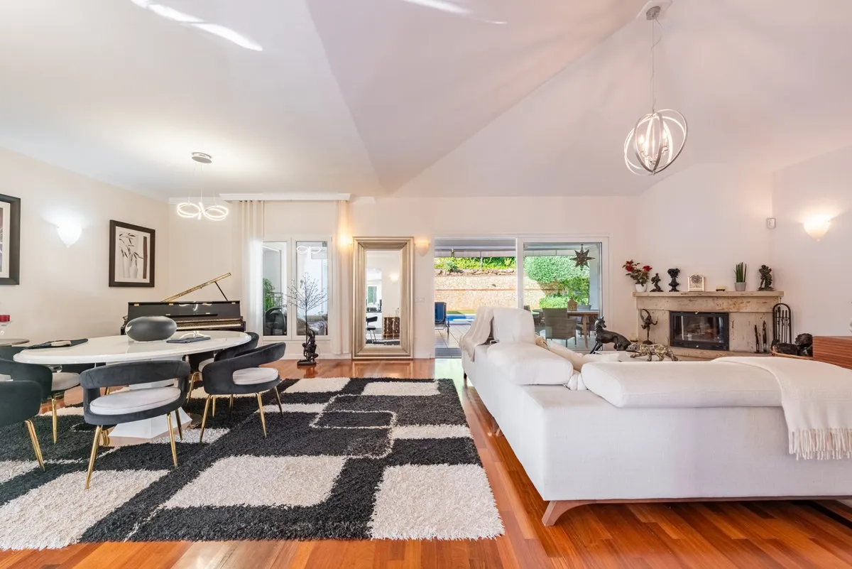 9bc92873-d5a8-4d3e-b0f2-85cdbcbf0638