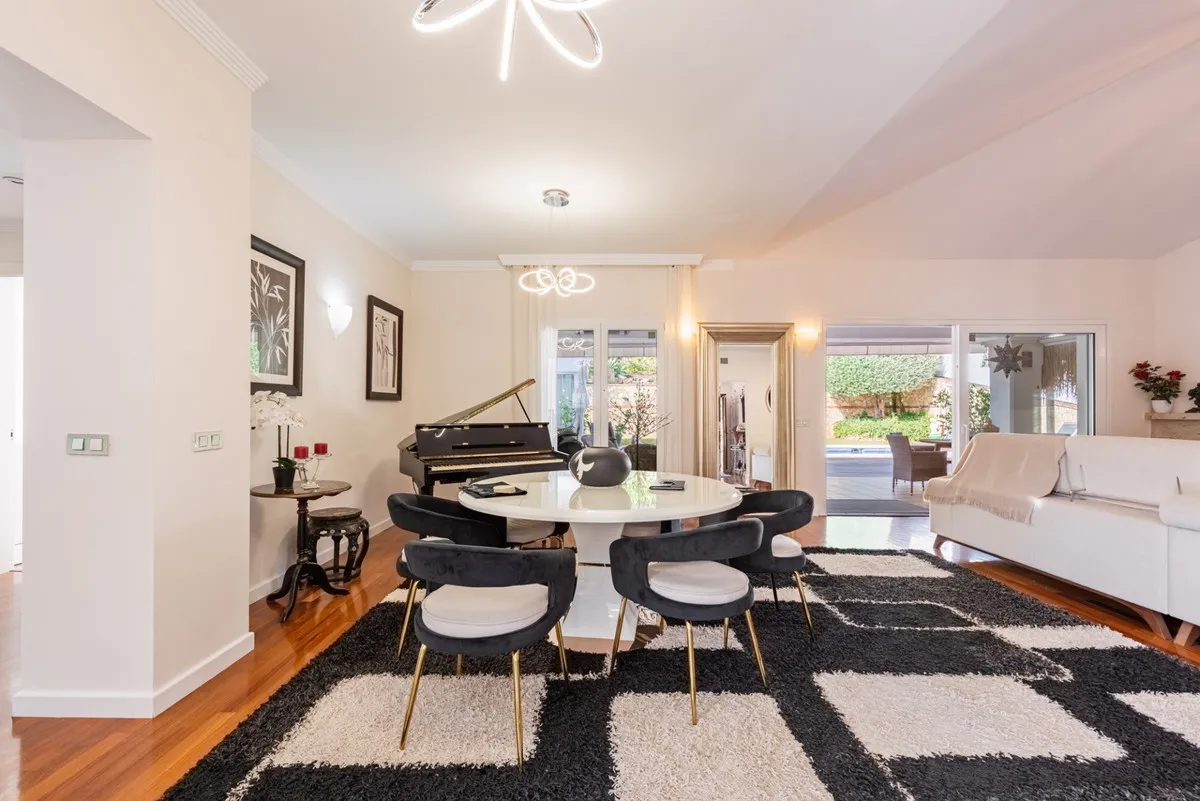 e476d923-67f1-4050-bd15-7ec4abd03045