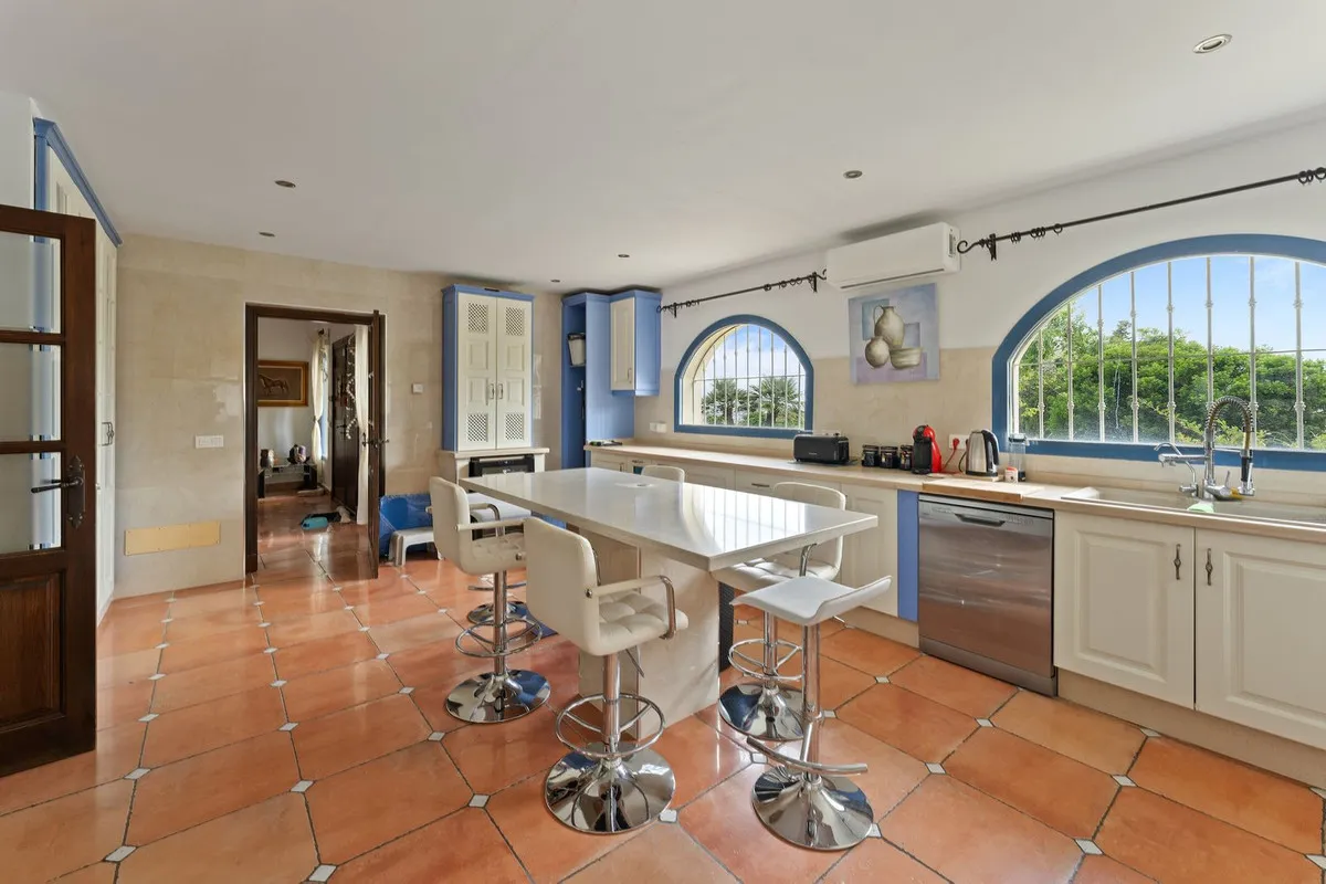 16c4891a-72f2-4de2-9c5c-fbbede1870ac