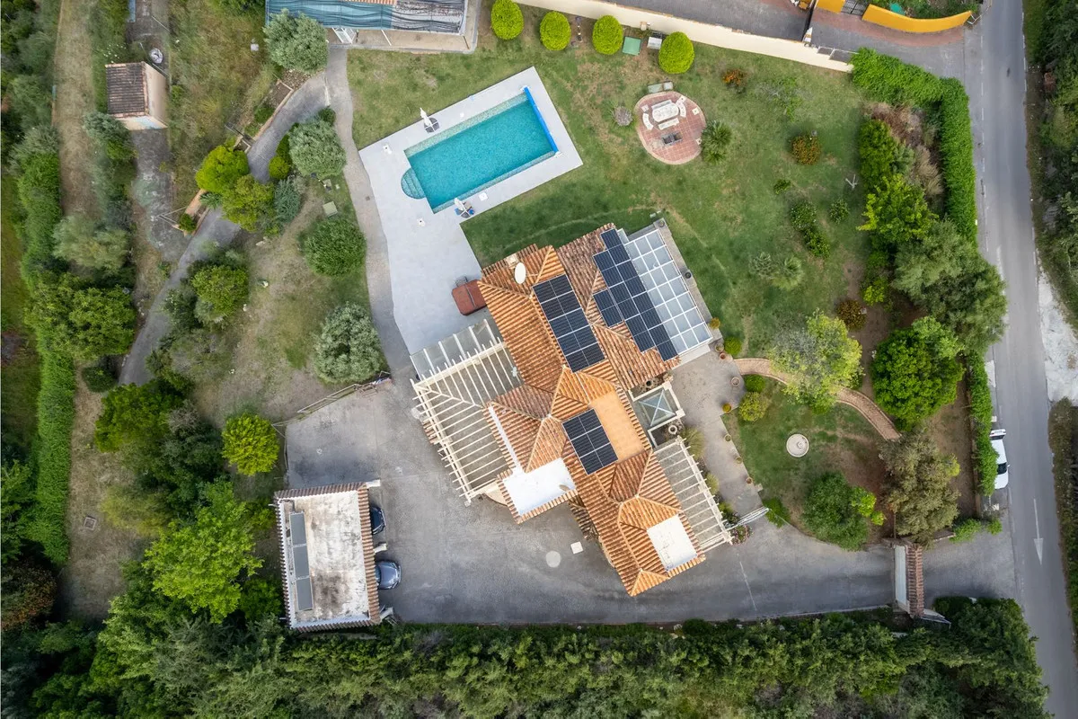 1b50cb3d-6132-49b0-ae6b-afb672a1a857