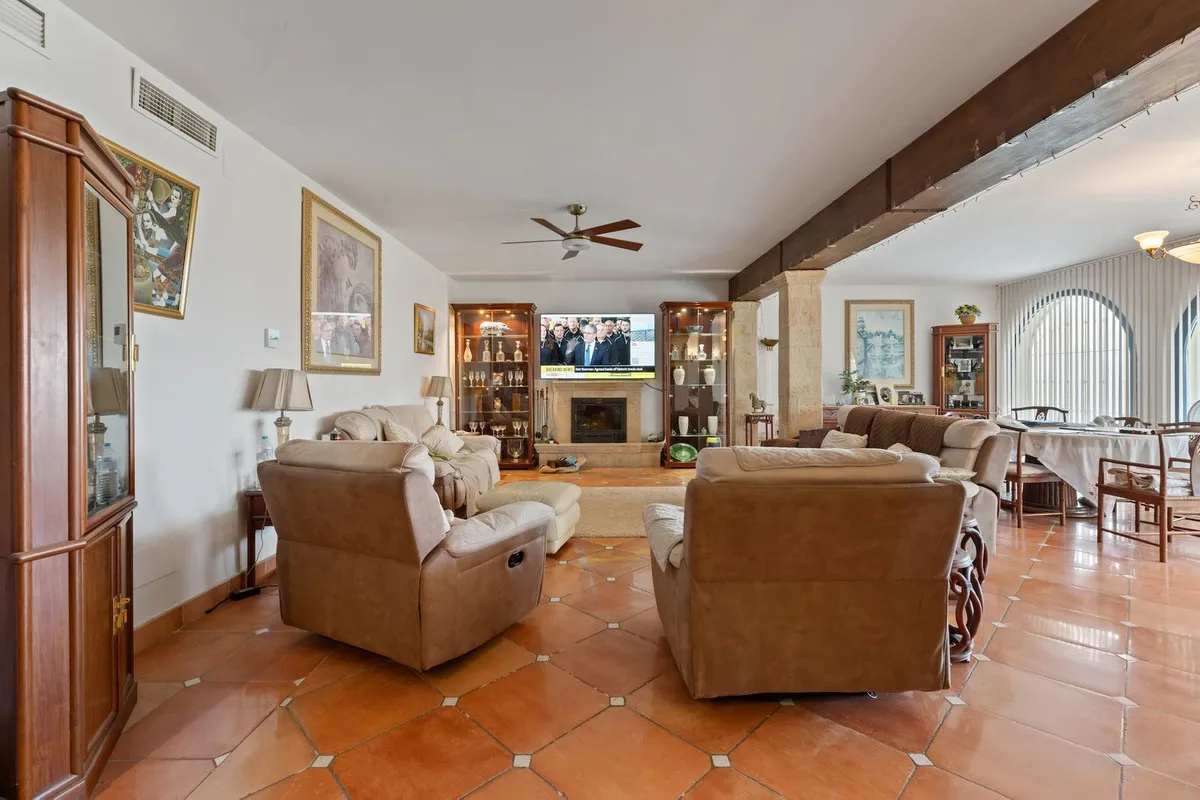 1ff5cc8d-ac9c-4975-86e4-4f50bd5dabfb