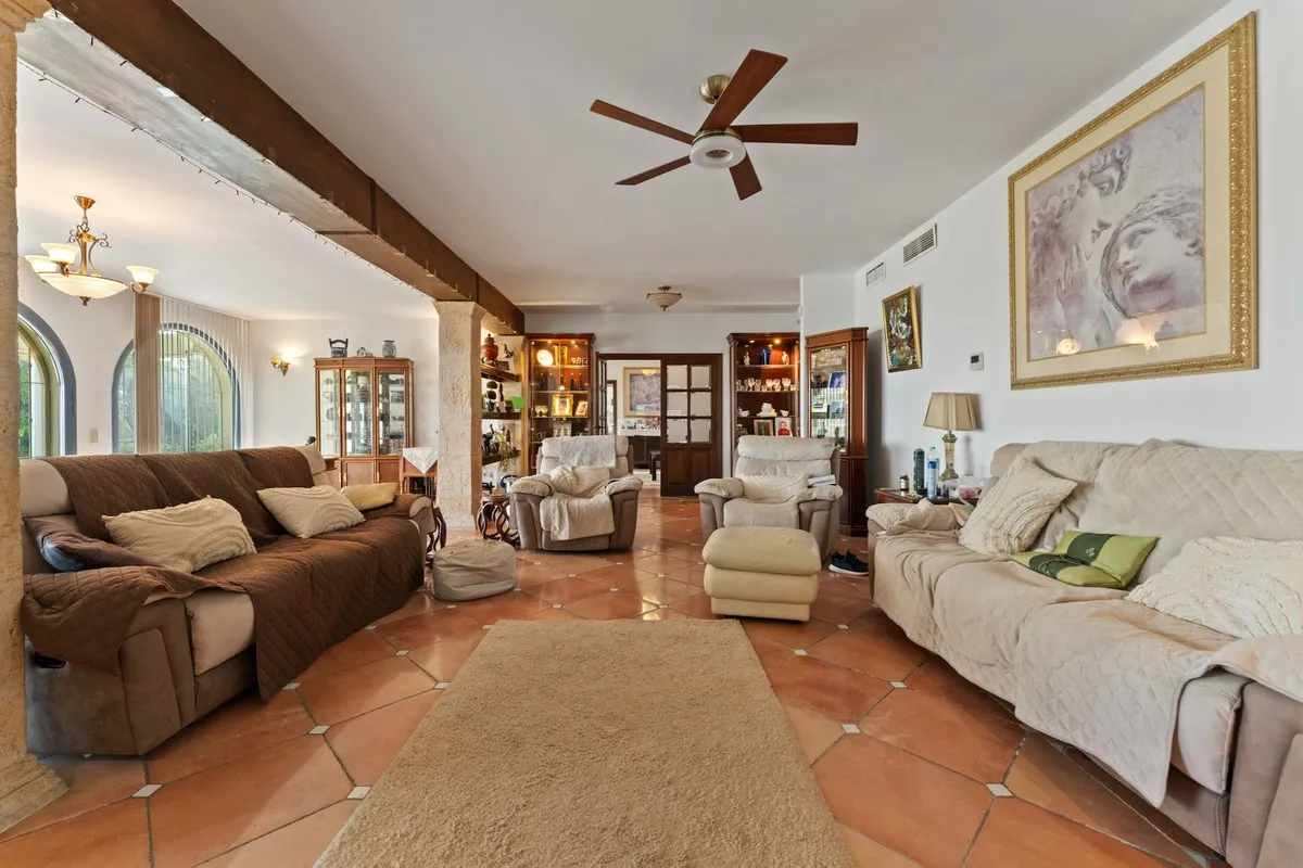 4c111ab3-2e4b-4d5d-81c7-18101cd4207b