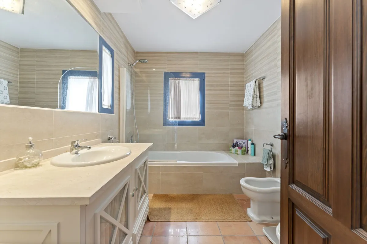 5c76076f-0815-4a28-8921-627fa3222126