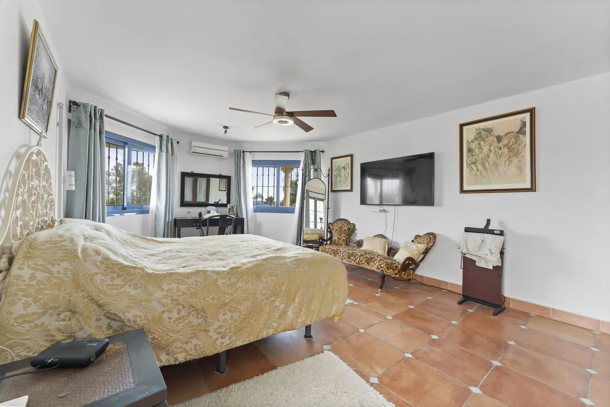 73c8cf73-2e6d-4256-83f0-12749443c7f4