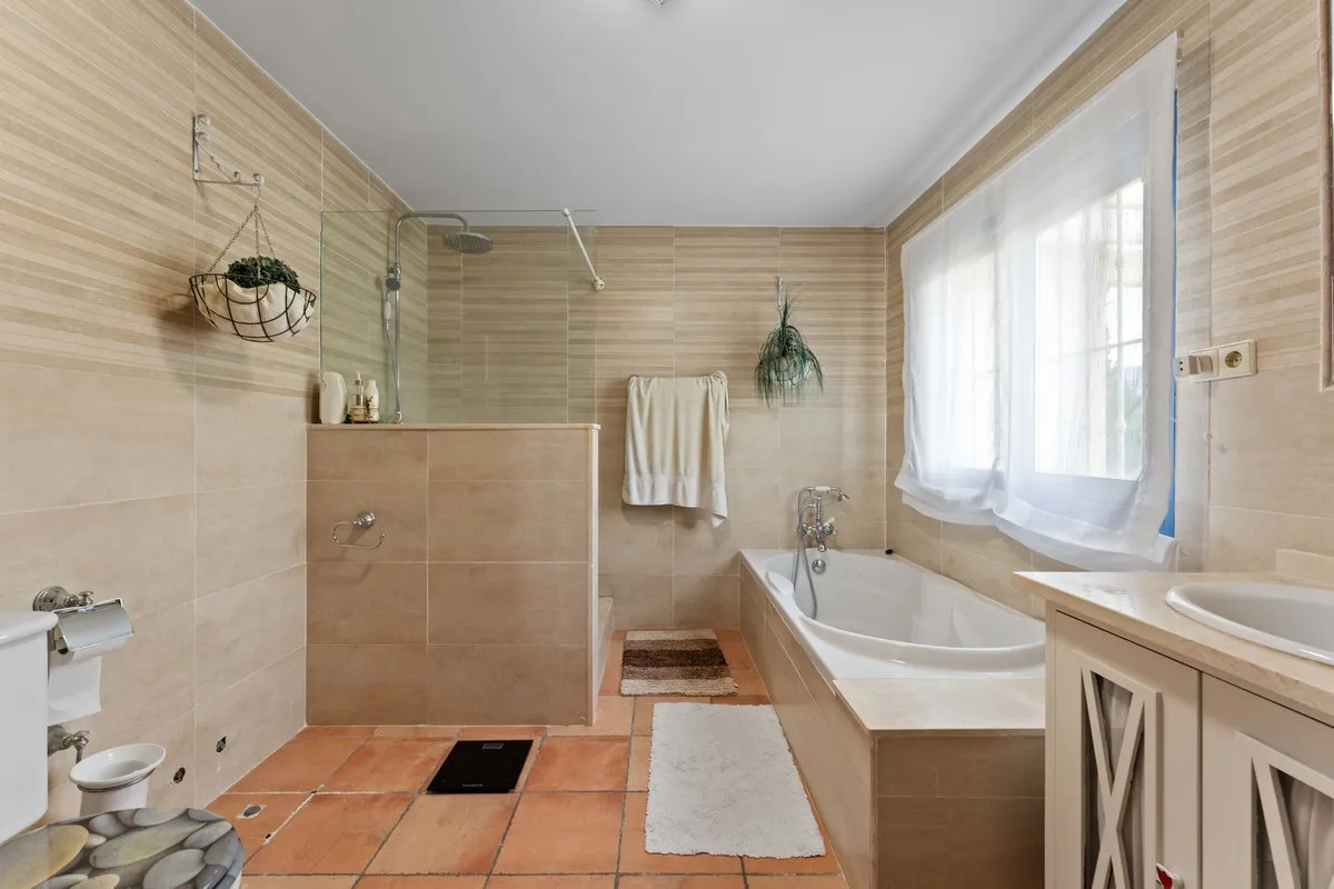 880436d0-f0b9-4117-b11e-5233fbc78928