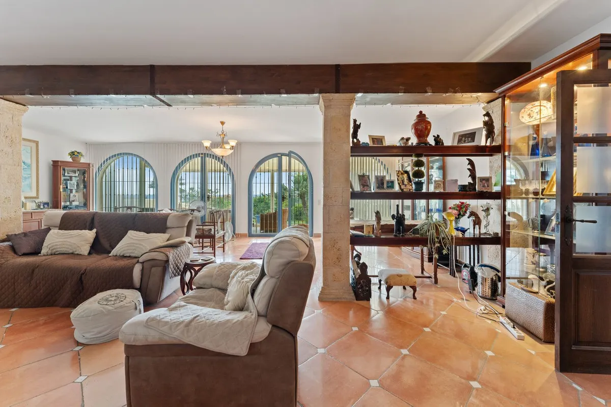 ab338b69-df7a-4f47-87a2-68e6e05df72d