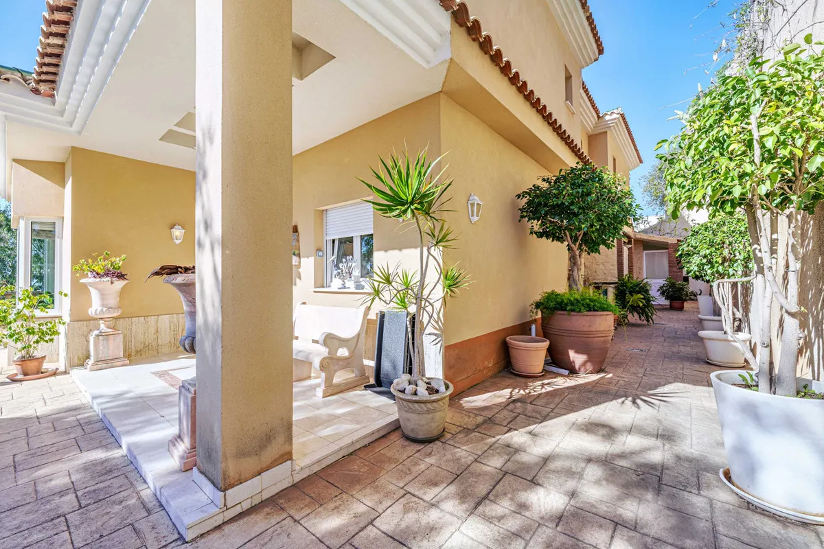 1e740f55-41cf-4da8-b480-d344963f9675