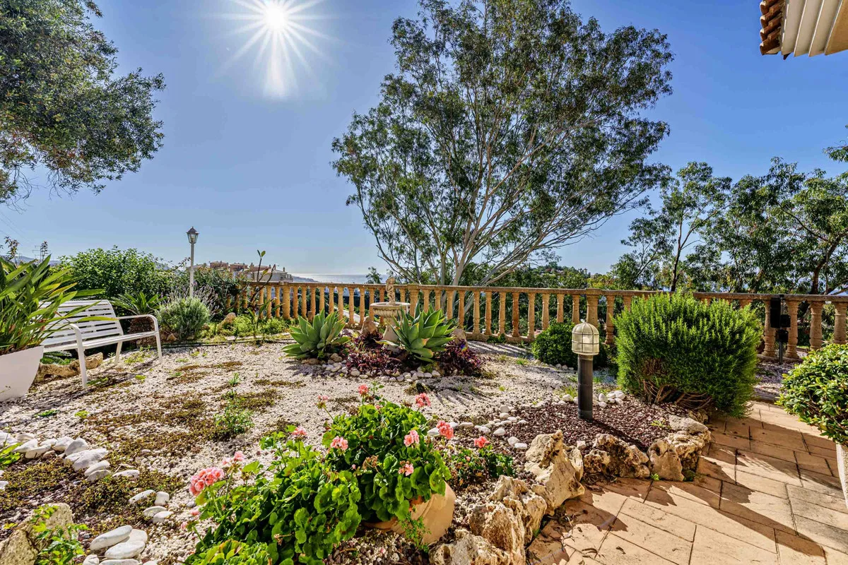 71abb67f-6af8-4294-a67b-4d1b8463ec07