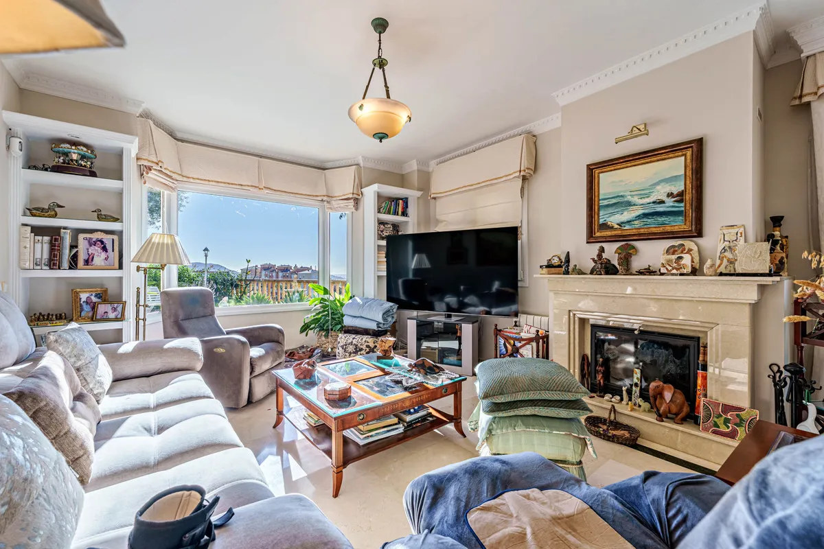 b1f4d0a0-d39d-4b2d-bab9-b8d931698e40