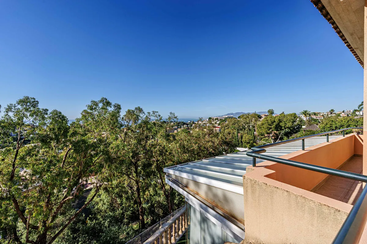 b9d816d5-d667-4707-af43-40165310fa14