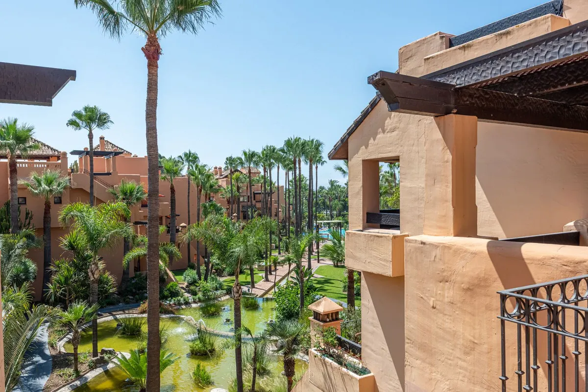 d8db8255-2aa0-4218-8a25-f9252371d779