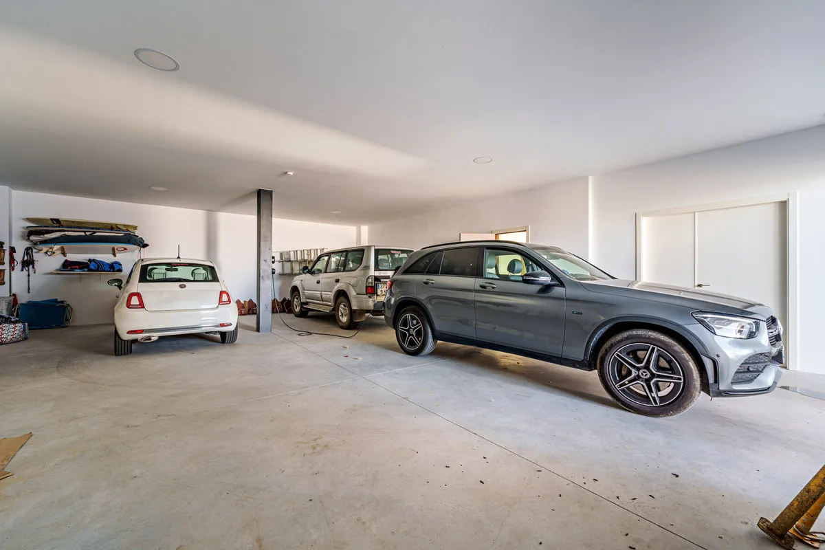 d6bfae0d-e18f-47c4-b4d8-9a536a3f2338