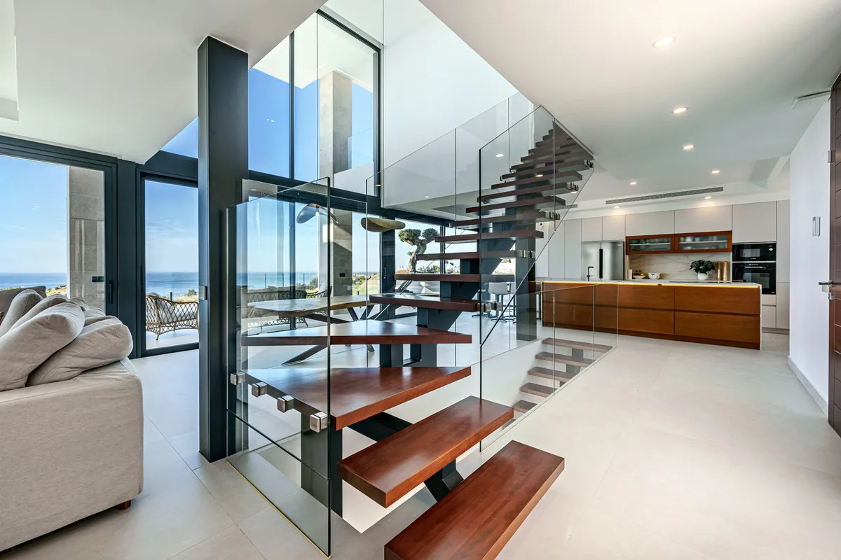 fc425868-896e-4028-b77a-04de83e7d7e9