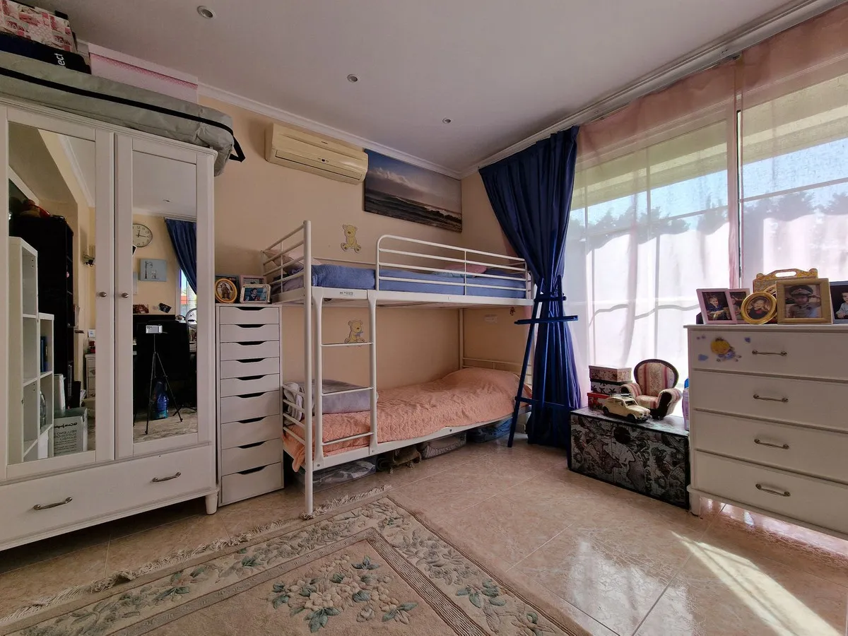 1b0f5d60-fc0a-40a0-aff3-1fe82823f1e6