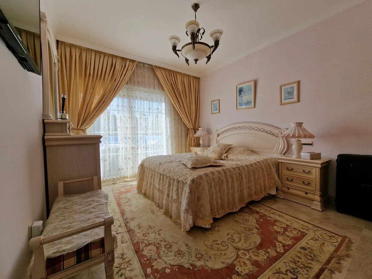 6e52c72d-a20b-4afd-b9c2-c8562ee09407