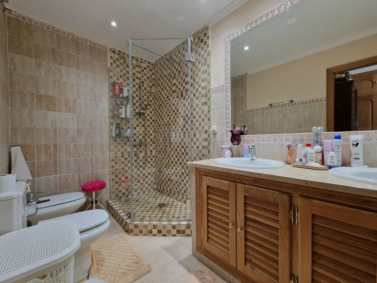 9905af80-369a-4fa0-879c-3f599190bf6a