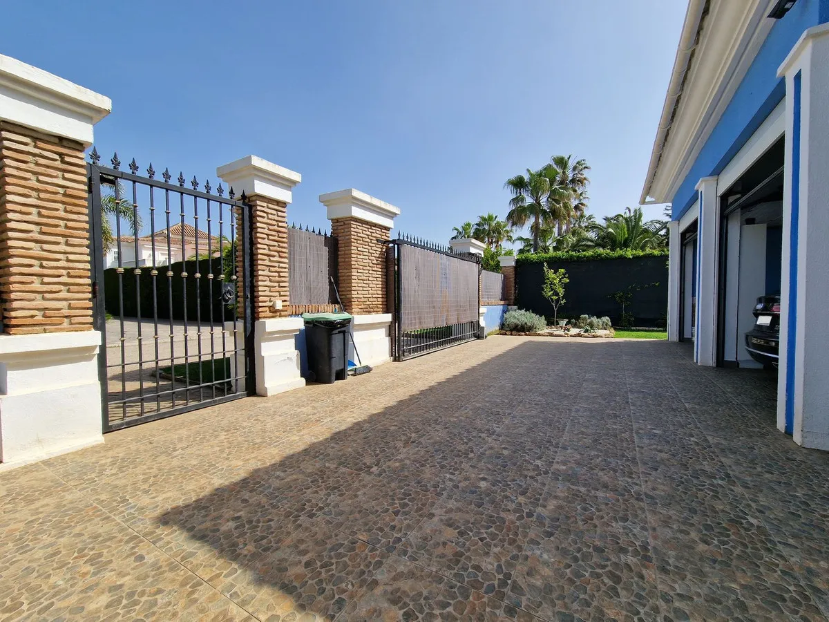 f79e43bc-f788-4be3-9035-5025ec525ab4