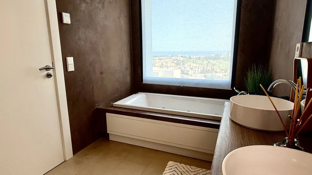 81cf93f8-89df-4f89-a047-d7da15ec619c