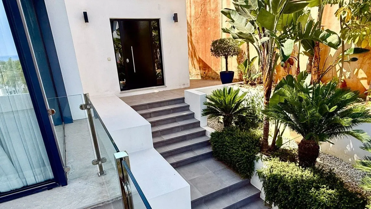 880f1058-a7e5-4ad1-8597-23ce938feffa