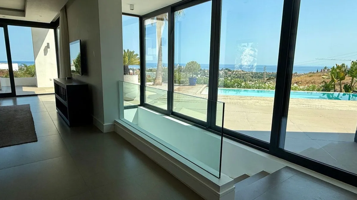 b771736d-7579-4b4d-ba19-4e34055d2644