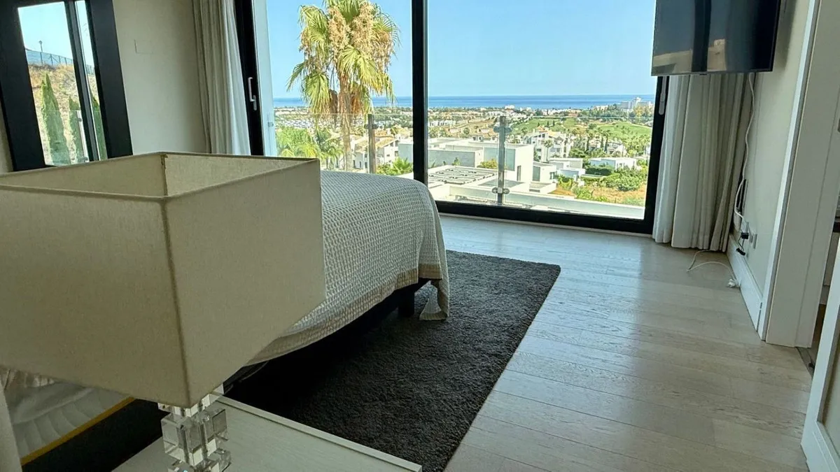 c2a634ee-5e04-4e9b-8b8f-e11725444031