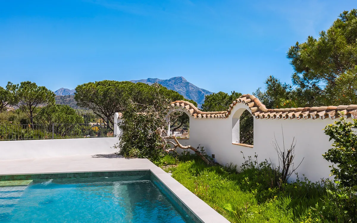 31ff8bfd-e67e-491f-bf70-3ffc4d70618e