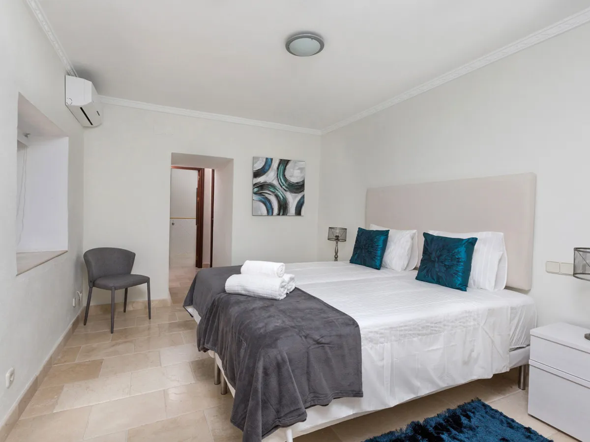 0aa3bccc-e985-4fda-b895-8d03f4df00ef