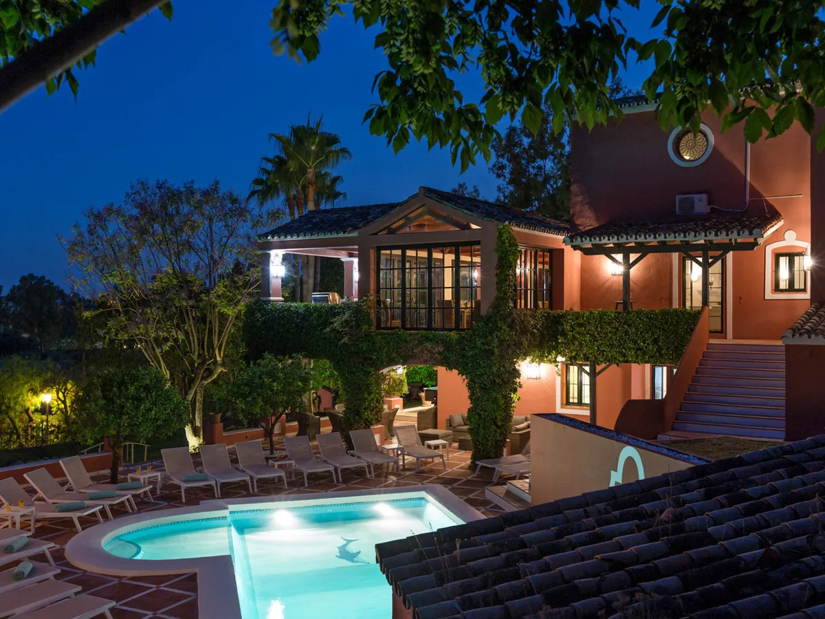 b7737216-af80-4974-8c7a-a8c3d9332197