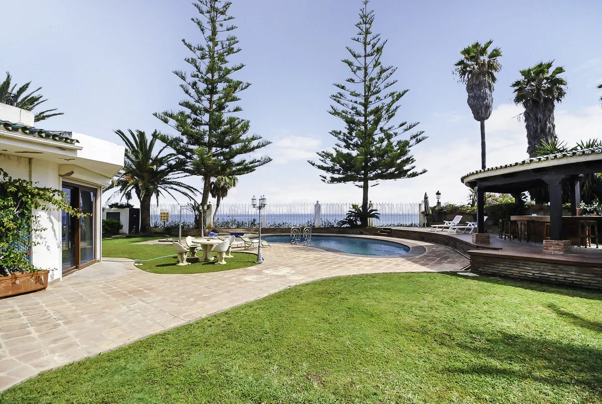 1630d9f1-bc54-42c0-b9b2-f446caa57686