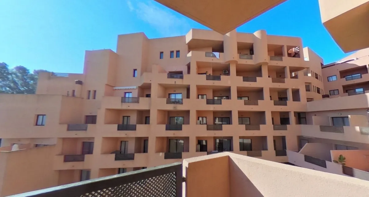 b22ea702-eaa5-46dd-b78a-b5d94a2e8000