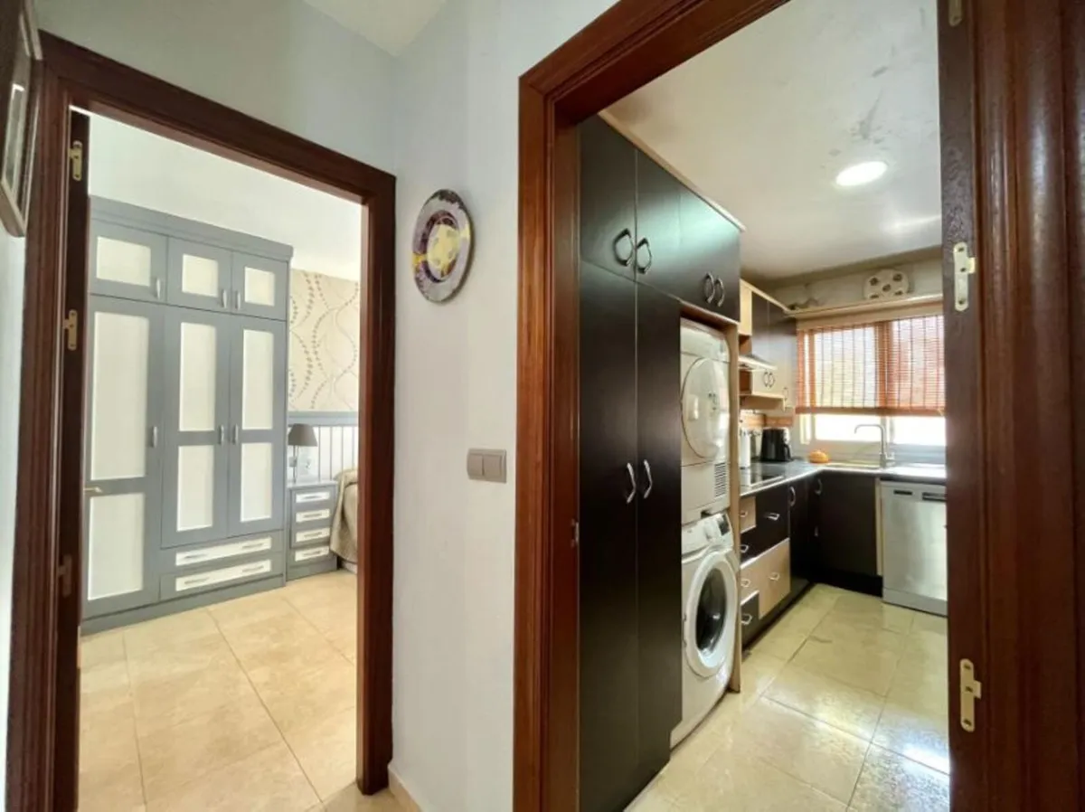 2a359f5f-a5db-473d-b678-12bf8e29b145