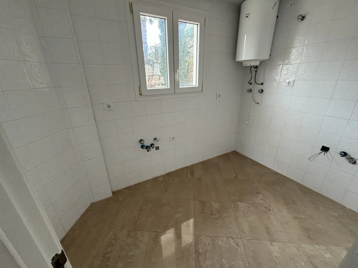 09d35183-8c9c-47f1-98c1-ddb41982db8a