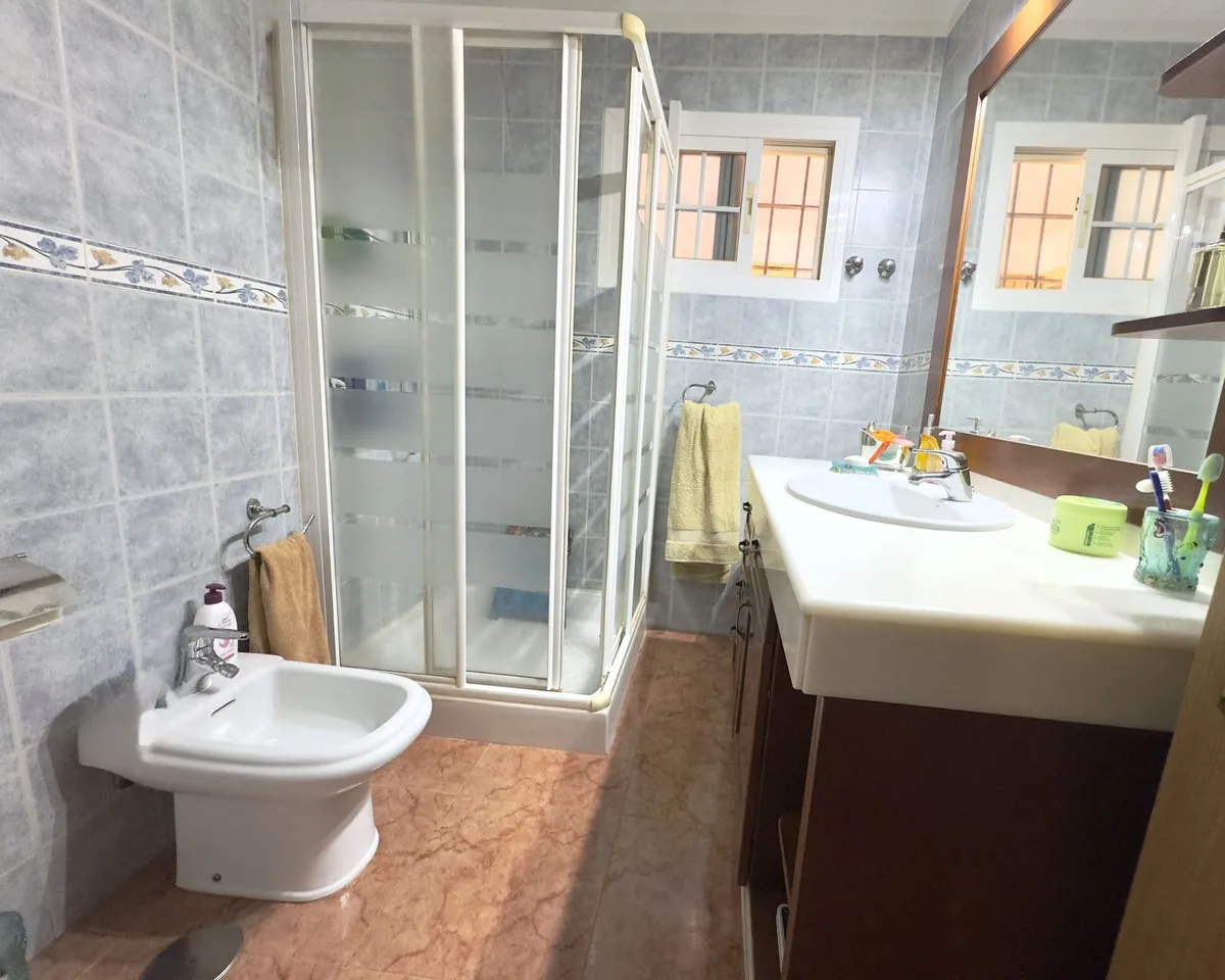 a18cb9e1-0b01-4bd9-813c-8b2a784ce357