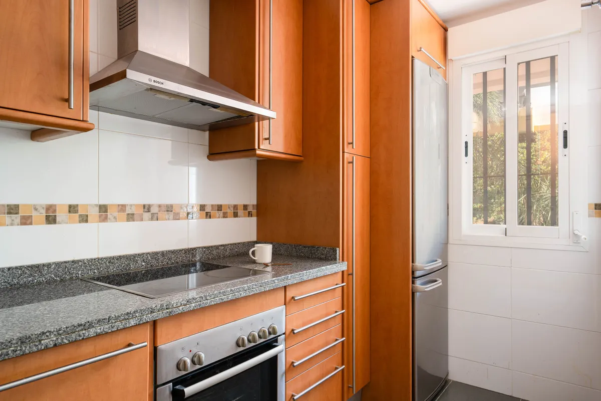 2ee73ae4-b4d3-4816-920c-c530c3fdf583