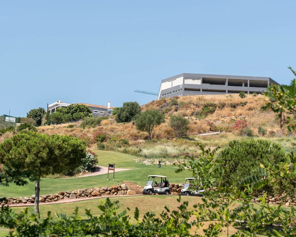 afee3a79-4dc6-4c14-856e-cee035a02610