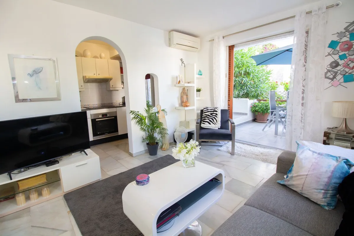 40a62f61-dc90-4202-8ba6-344379ea0f6e