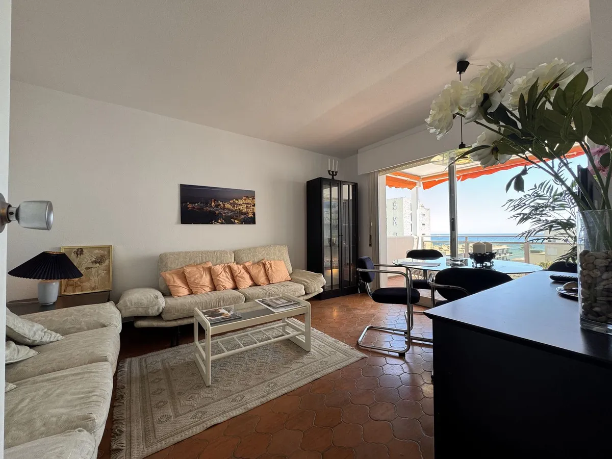 b0086827-e608-4d18-9694-04efadde2842